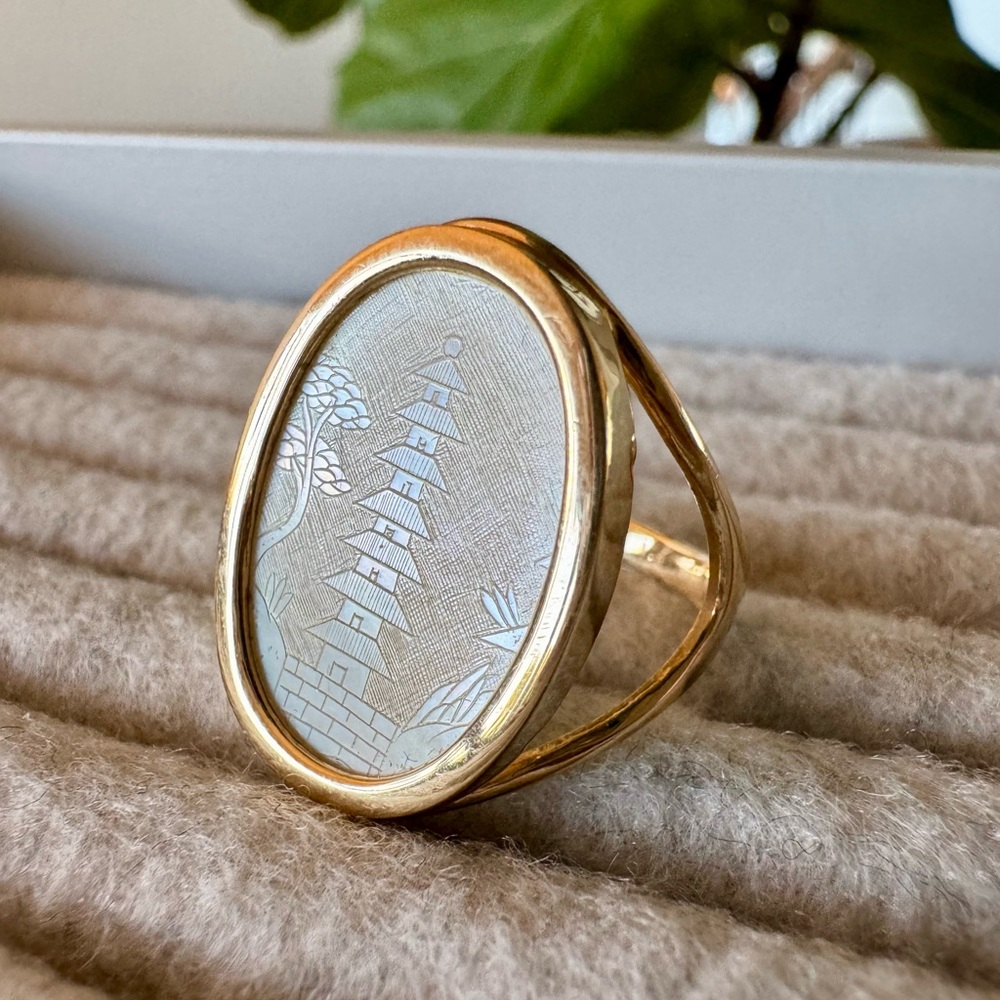 NA HOKU Antique Gaming Counter Ring 14k